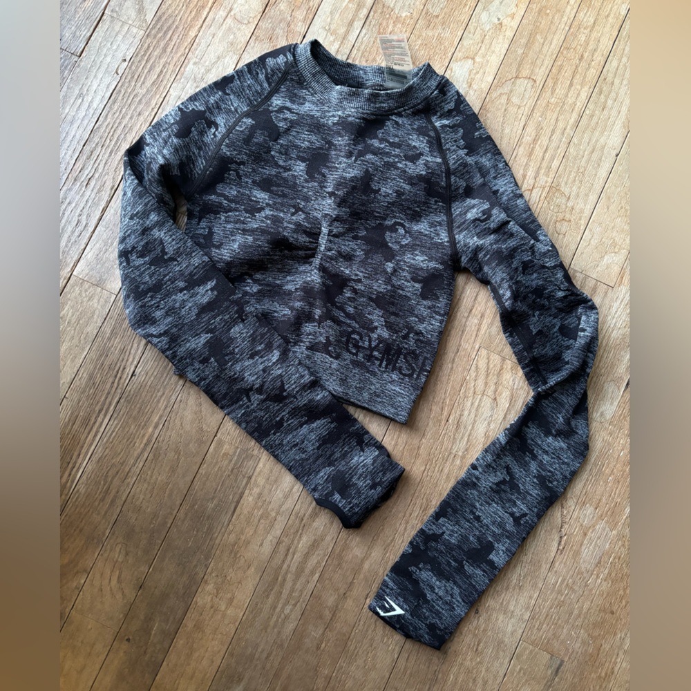 Gymshark crop long sleeve black and grey